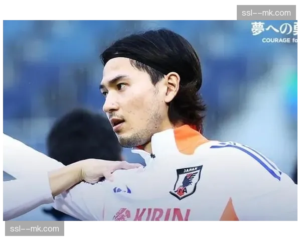 摩纳哥边锋南野拓实恢复合练，有望周末复出