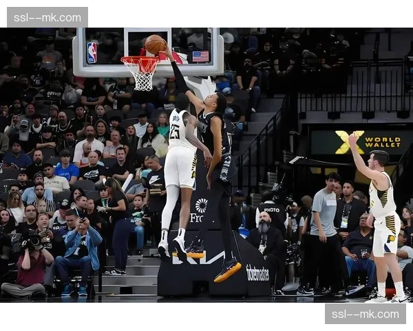 赛后述评：文班亚马统治攻防两端，马刺战胜爵士保留附加赛希望